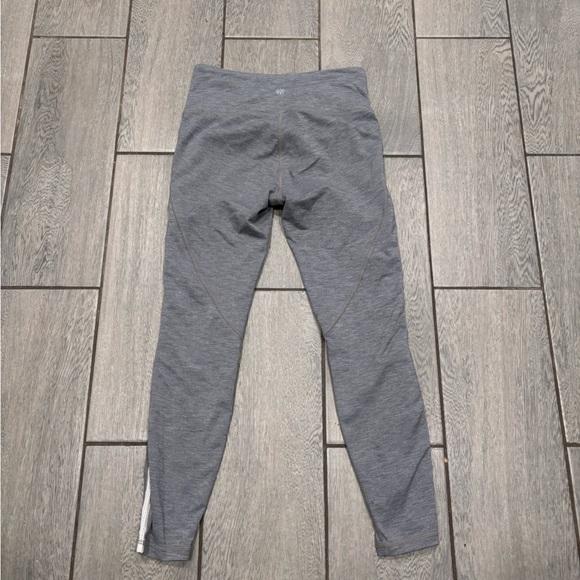 Athleta Grey High Rise Chaturanga Leggings Size Small - Picture 7 of 7
